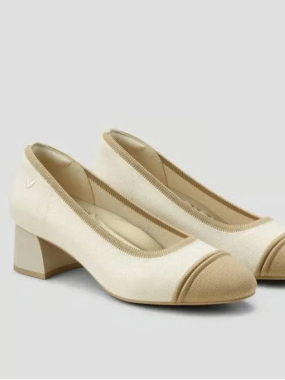 NWOT VIVAIA Almond-Toe  Julie Pro Chunky Heels 41 (US 9.5)